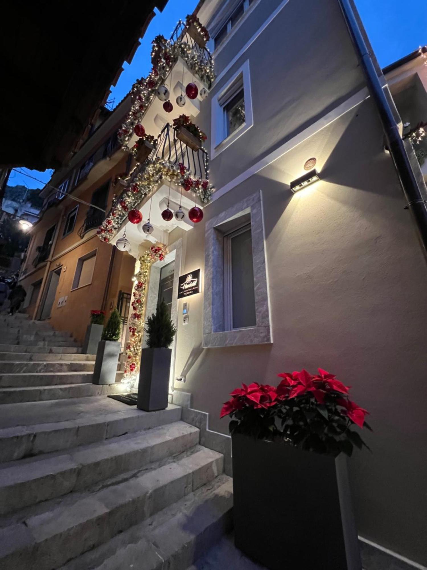 Humboldt Luxury Apartment & Rooms Таормина Экстерьер фото